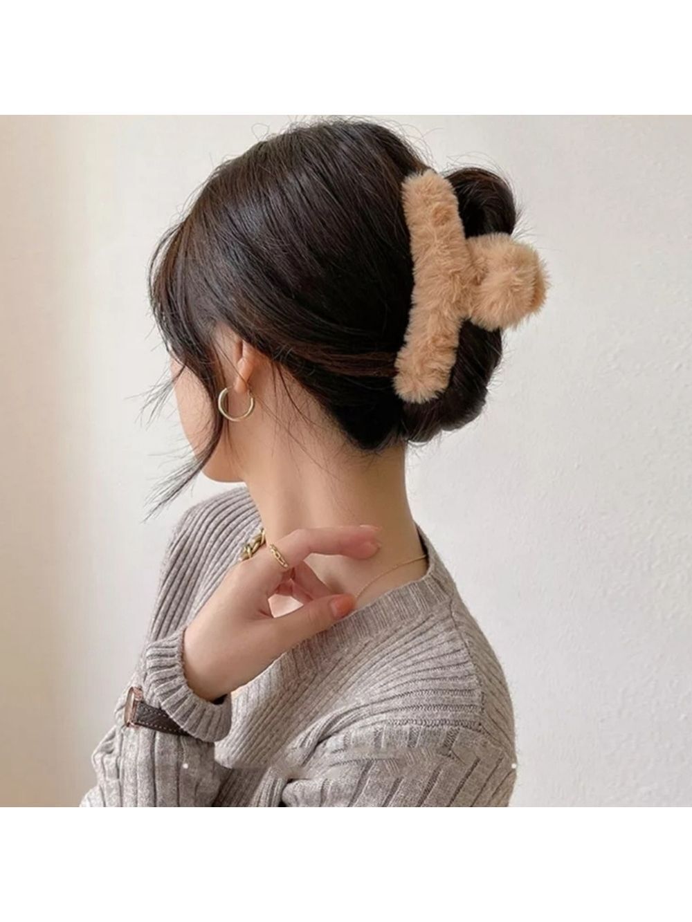 NEW Trendy Faux Fur Cream Hair Claw Clip Accesory